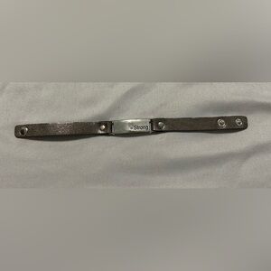 Grey/silver motto bracelet-Strong